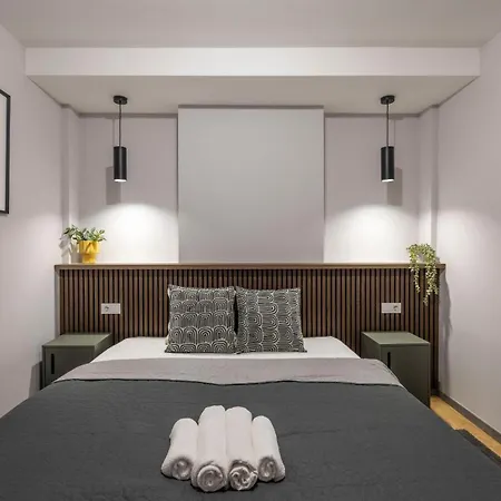 Exclusive Duplex With Balcony On Elisabeth St' * Budapest