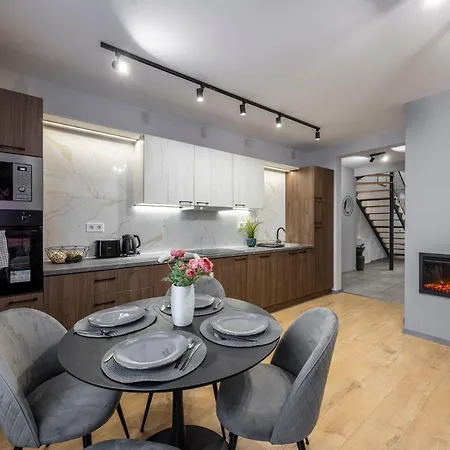 Exclusive Duplex With Balcony On Elisabeth St' Budapest