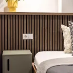 Exclusive Duplex With Balcony On Elisabeth St'