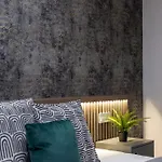 Exclusive Duplex With Balcony On Elisabeth St' Apartment