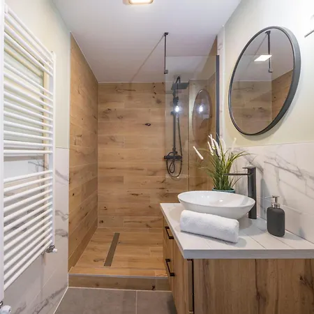 Apartmán Exclusive Duplex With Balcony On Elisabeth St' *