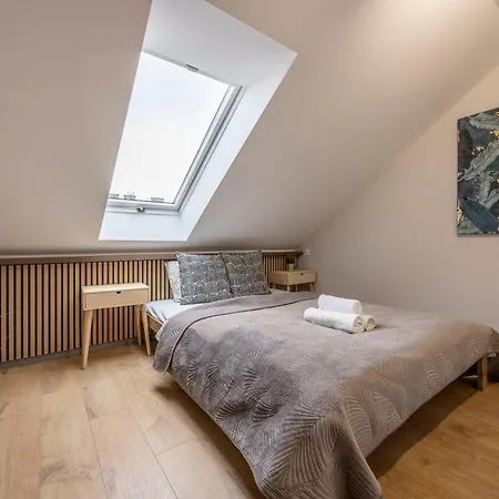 Exclusive Duplex With Balcony On Elisabeth St' Apartmán Budapešť