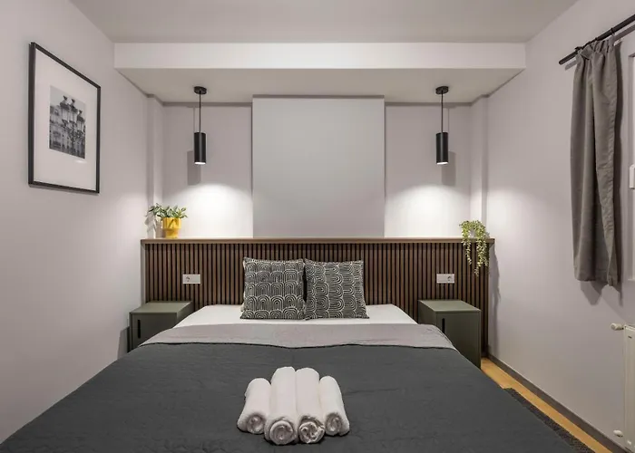 Exclusive Duplex With Balcony On Elisabeth St' * Budapešť