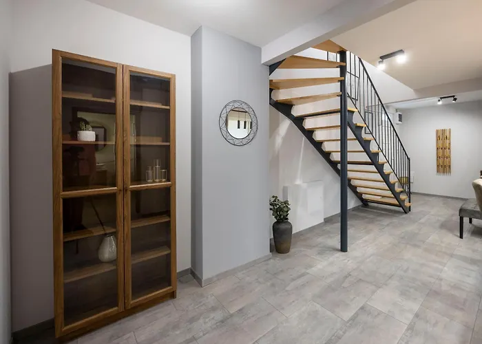 Exclusive Duplex With Balcony On Elisabeth St' * Budapešť